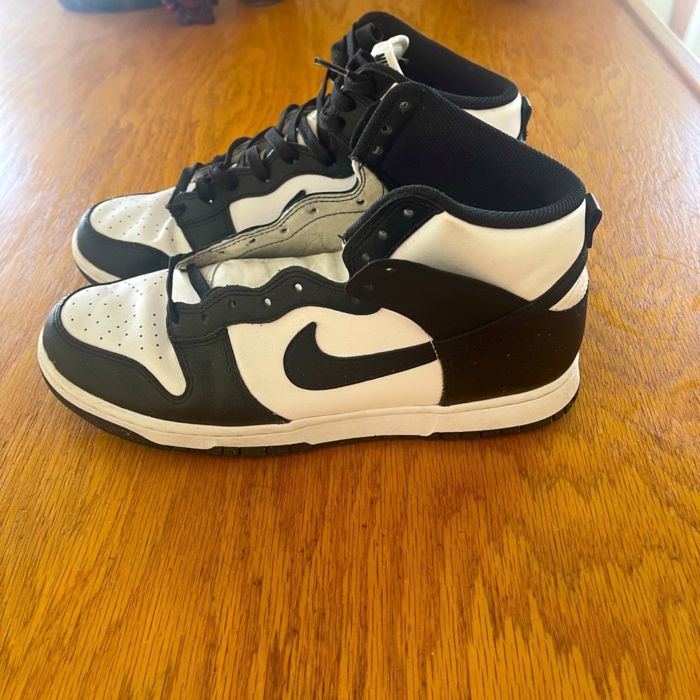 Nike dunk high “ black and white “